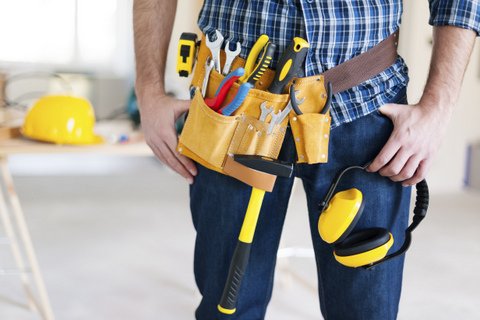 Part-of-construction-worker-with-tools-belt-000037960918_Double